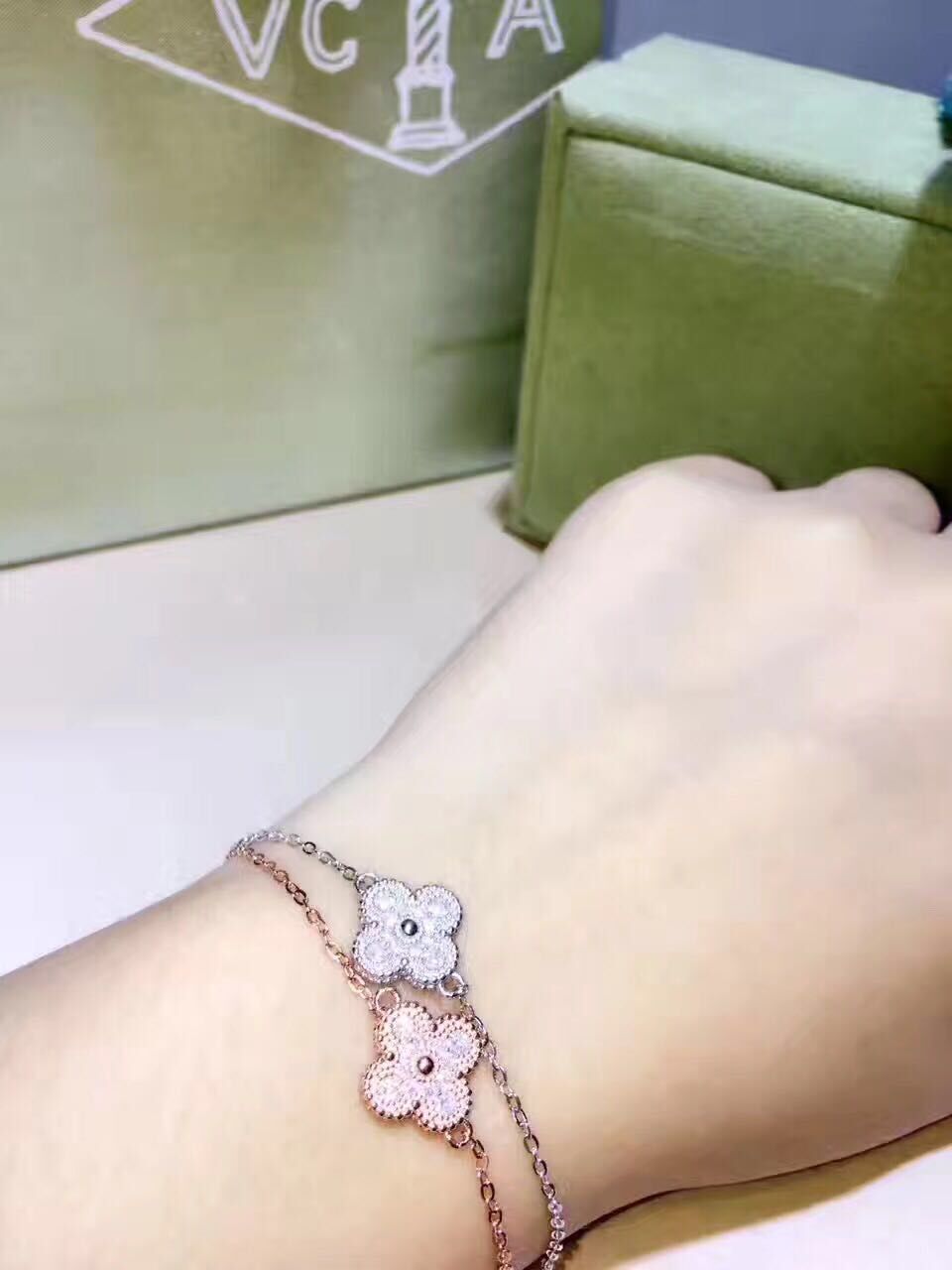 Van Cleef & Arpels Bracelet VCA5215 Van Cleef & Arpels Bracelet VCA5215