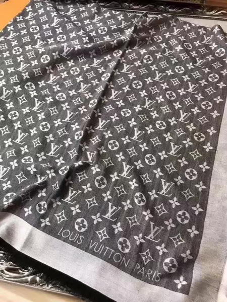 Louis Vuitton Scarf LVS9219I Louis Vuitton Scarf LVS9219I