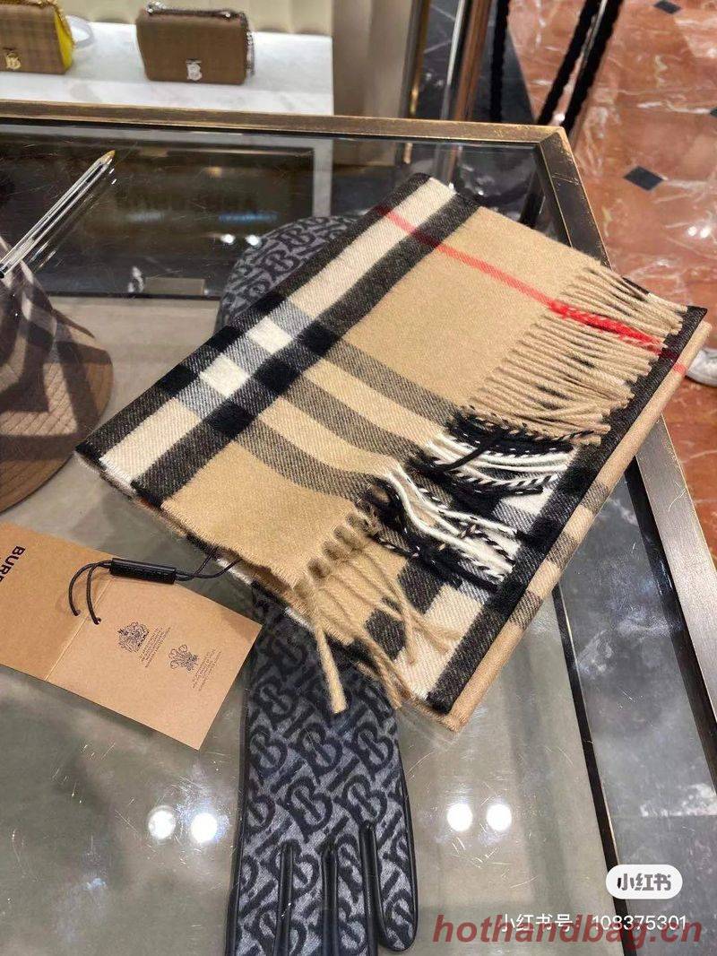 Burberry Scarf B00241 Burberry Scarf B00241