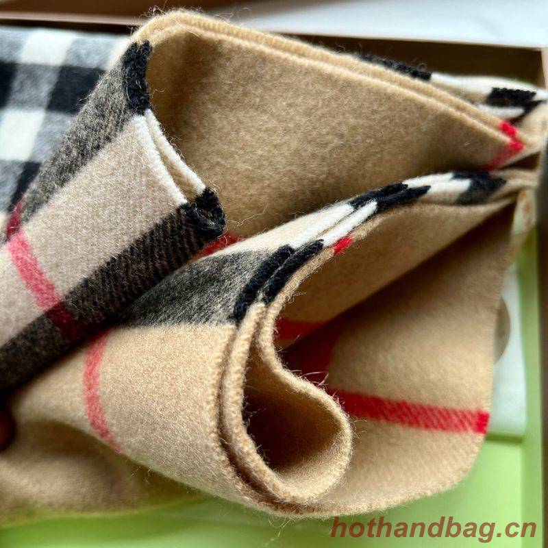 Burberry Scarf B00241 Burberry Scarf B00241