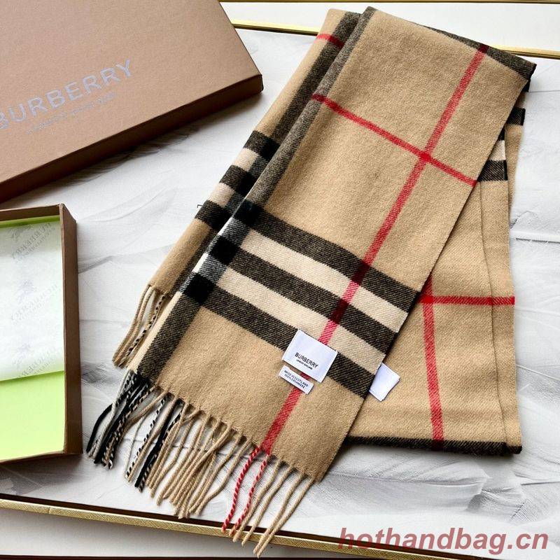 Burberry Scarf B00241 Burberry Scarf B00241