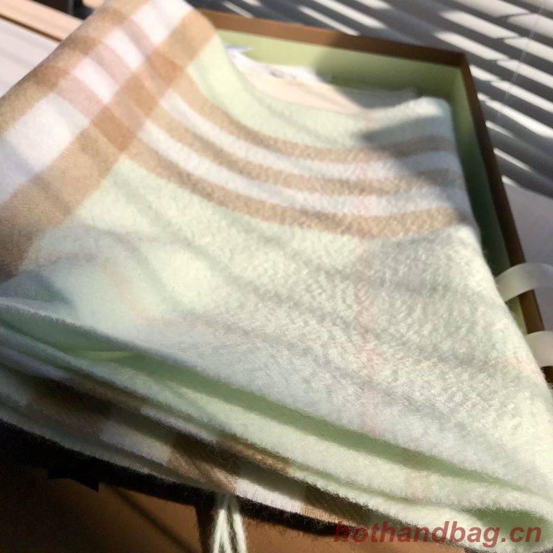 Burberry Scarf B00250 Burberry Scarf B00250