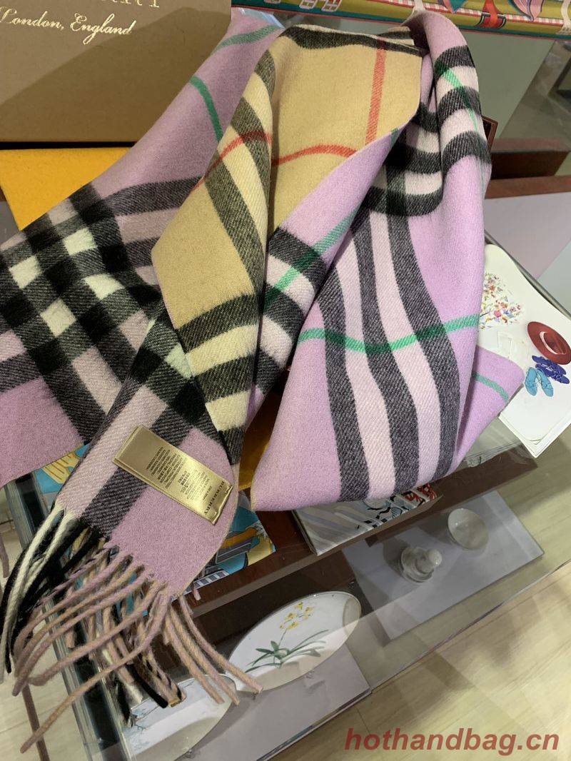 Burberry Scarf B00260 Burberry Scarf B00260