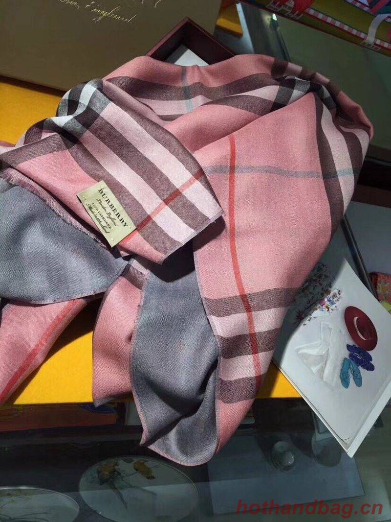 Burberry Scarf B00282 Burberry Scarf B00282