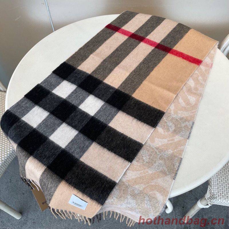 Burberry Scarf B00316 Burberry Scarf B00316