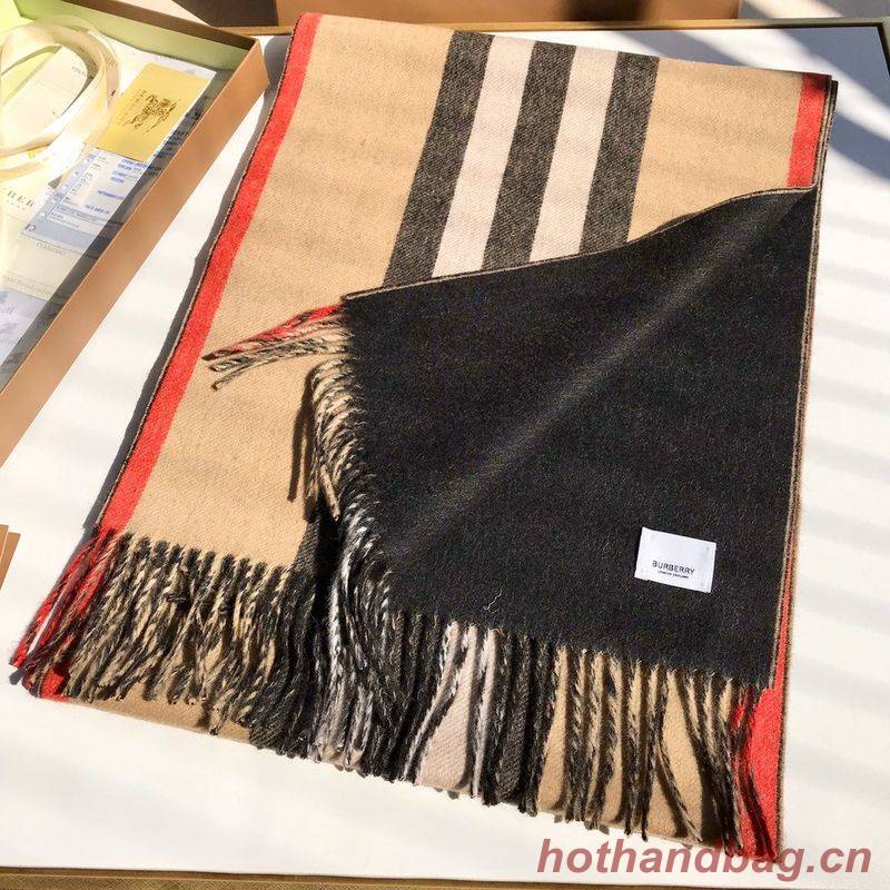 Burberry Scarf B00317 Burberry Scarf B00317