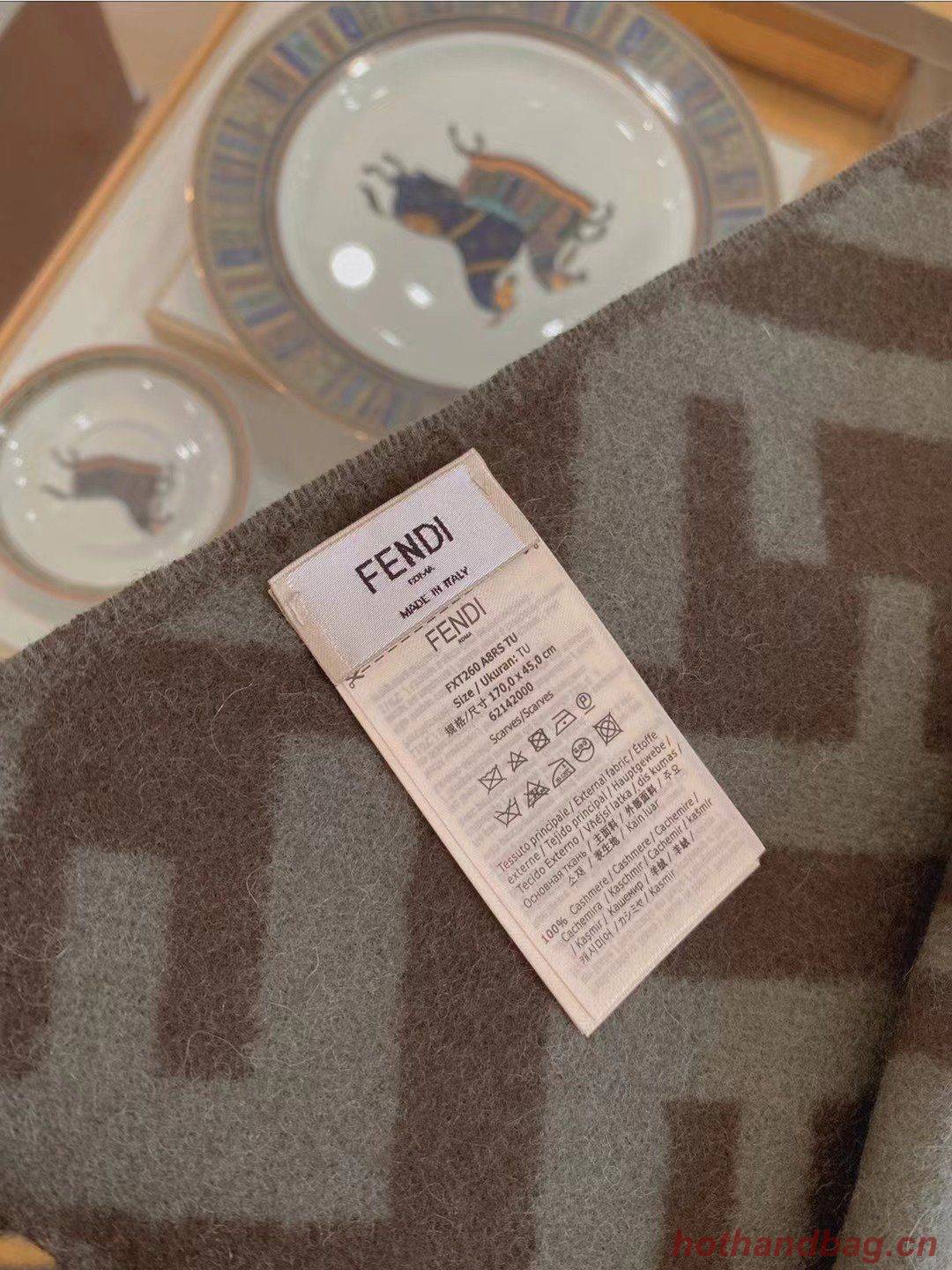 Fendi Scarf F00021 Fendi Scarf F00021