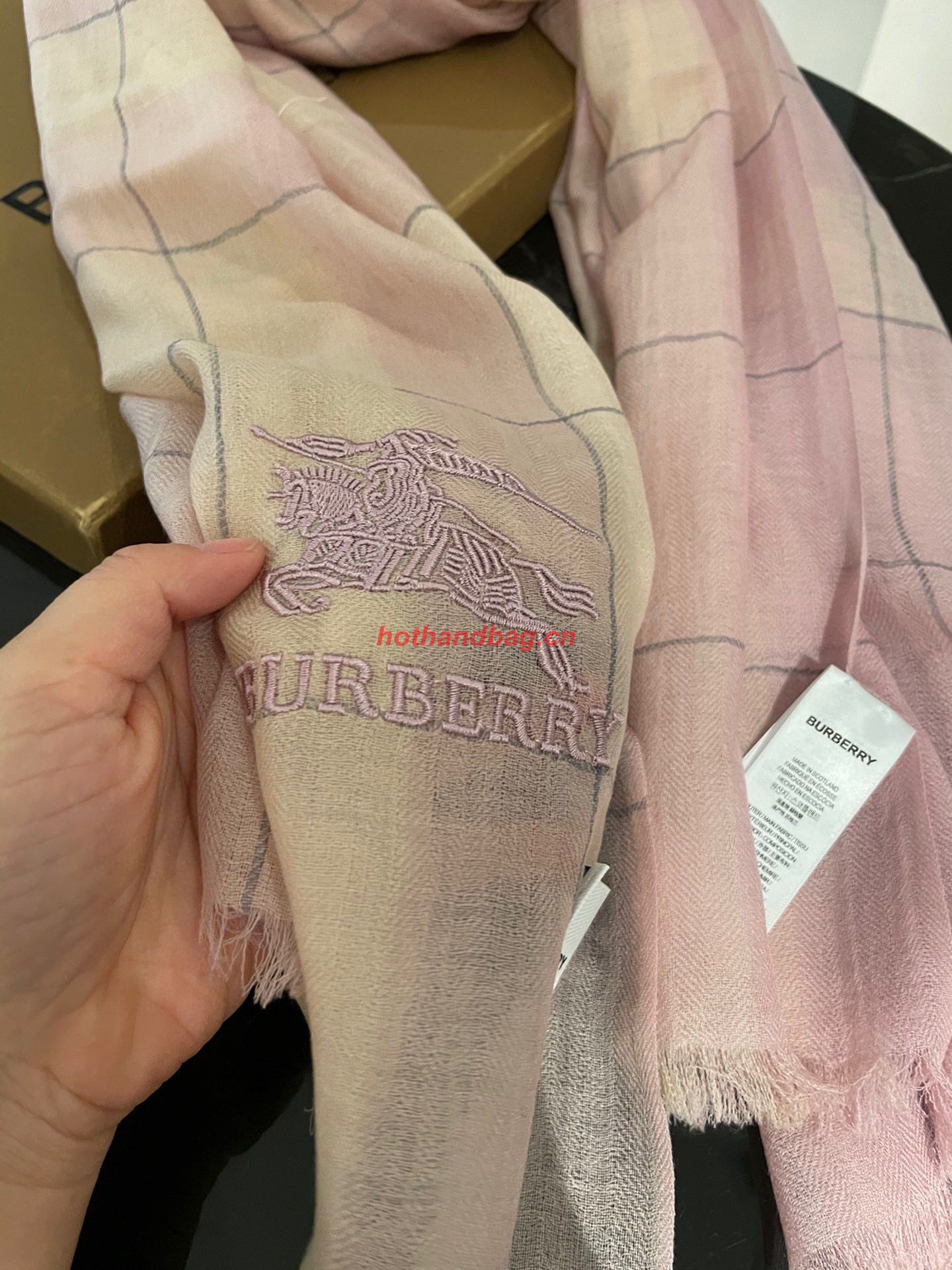 Burberry Wool Scarf BB6320 Pink Burberry Wool Scarf BB6320 Pink