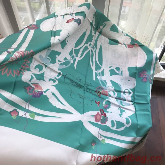 Hermes Scarf HEC00630 Hermes Scarf HEC00630