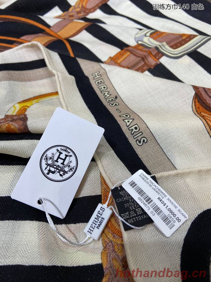 Hermes Scarf HEC00700 Hermes Scarf HEC00700