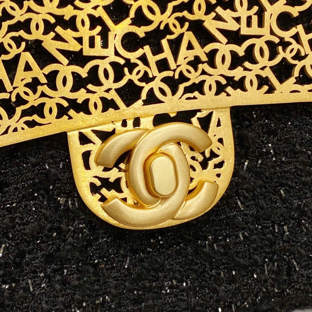 Chanel Clutch Shoulder Handbag SS2022 Gold&Black Chanel Clutch Shoulder Handbag SS2022 Gold&Black