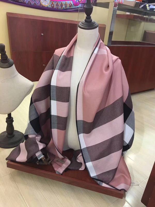 Burberry Scarf BBC00186 Burberry Scarf BBC00186