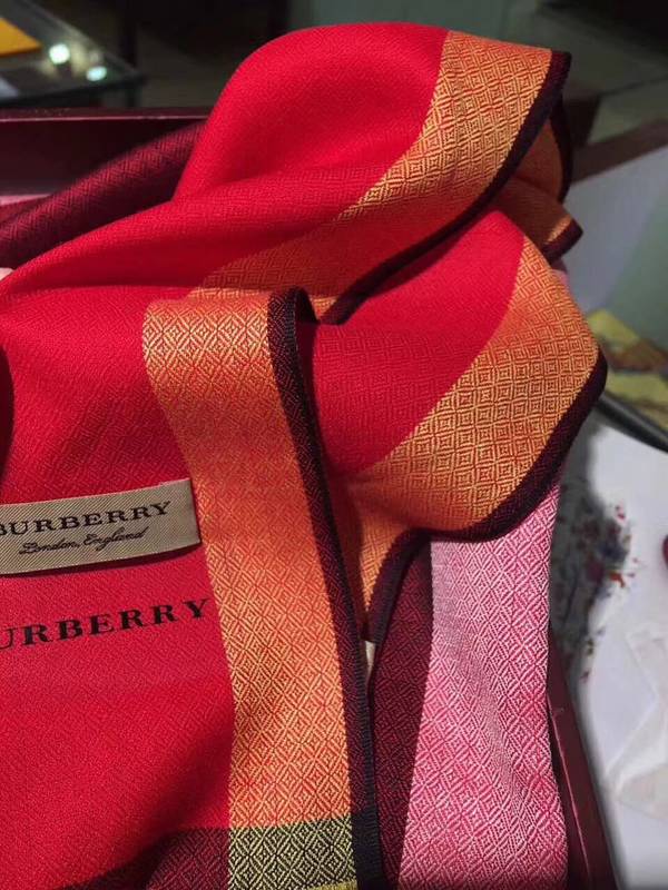 Burberry Scarf BBC00188 Burberry Scarf BBC00188