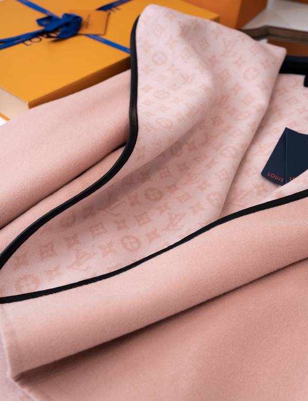 Louis Vuitton Top Quality Overcoat LVY00038 Louis Vuitton Top Quality Overcoat LVY00038