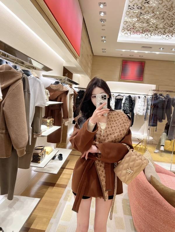 Louis Vuitton Top Quality Overcoat LVY00041 Louis Vuitton Top Quality Overcoat LVY00041