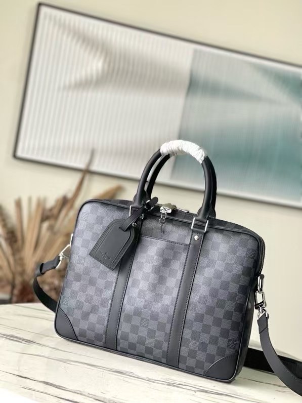 Louis Vuitton Porte-Documents Voyage PM N40445 black