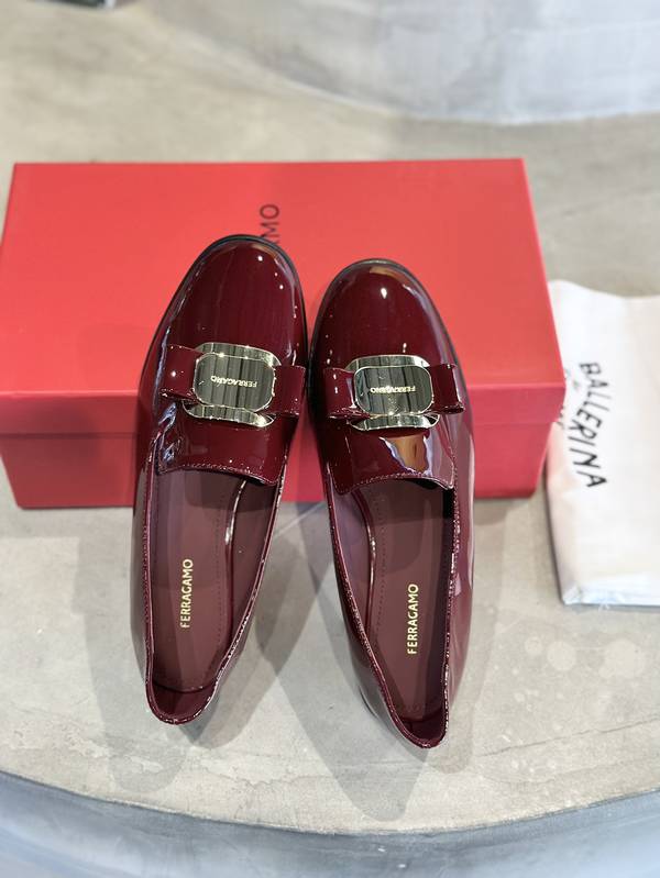 Ferragamo Shoes FMS00092
