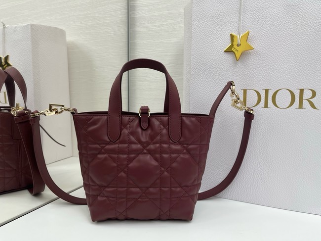 Small Dior Toujours Vertical Tote Bag Macrocannage Crinkled Calfskin M2835 burgundy