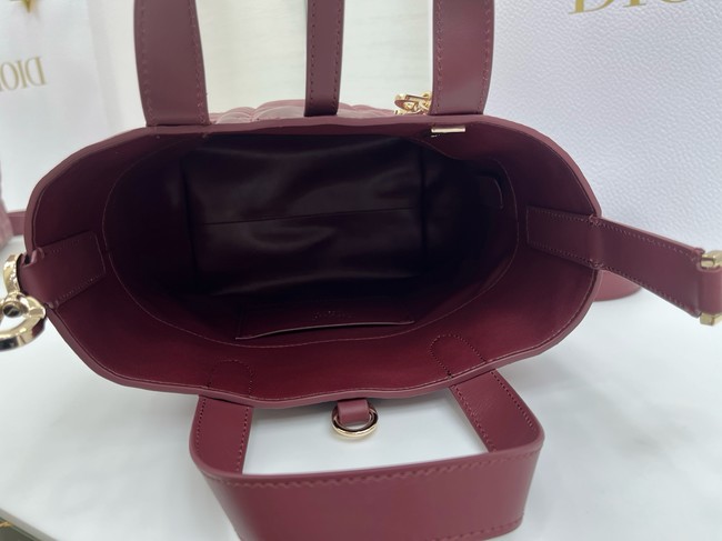 Small Dior Toujours Vertical Tote Bag Macrocannage Crinkled Calfskin M2835 burgundy
