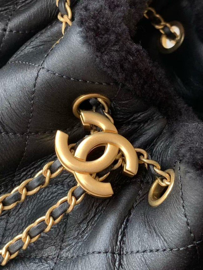 CHANEL 25 SMALL HANDBAG Crumpled Shearling Sheepskin AS5293 black