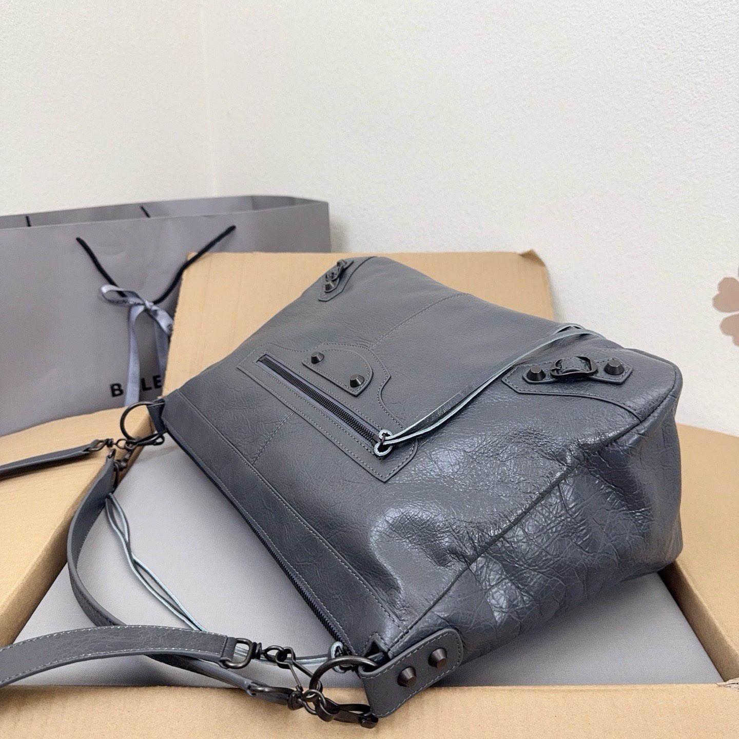 Balenciaga Original Leather Handbag 2185 Gray