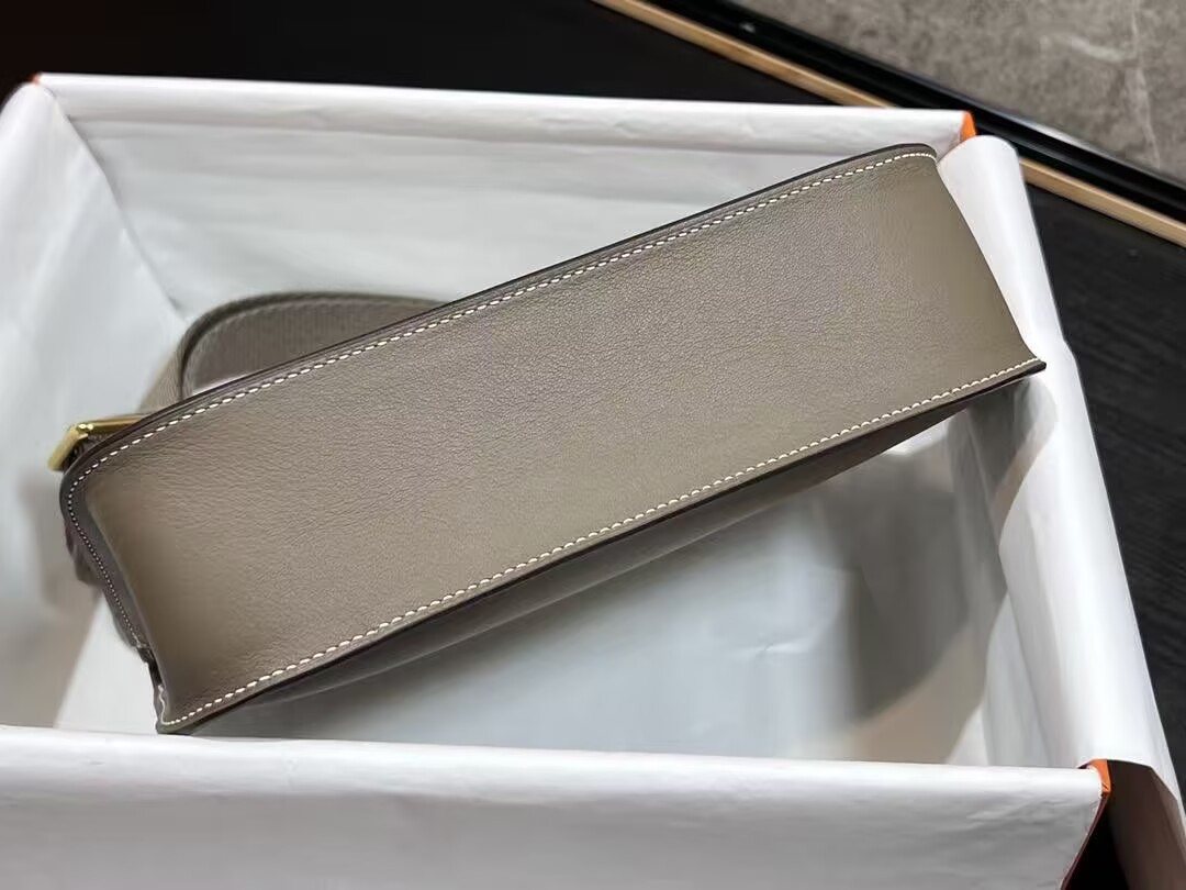 Hermes Jypsiere 31CM Shoulder Bag Calfskin Leather H0880 gold tone